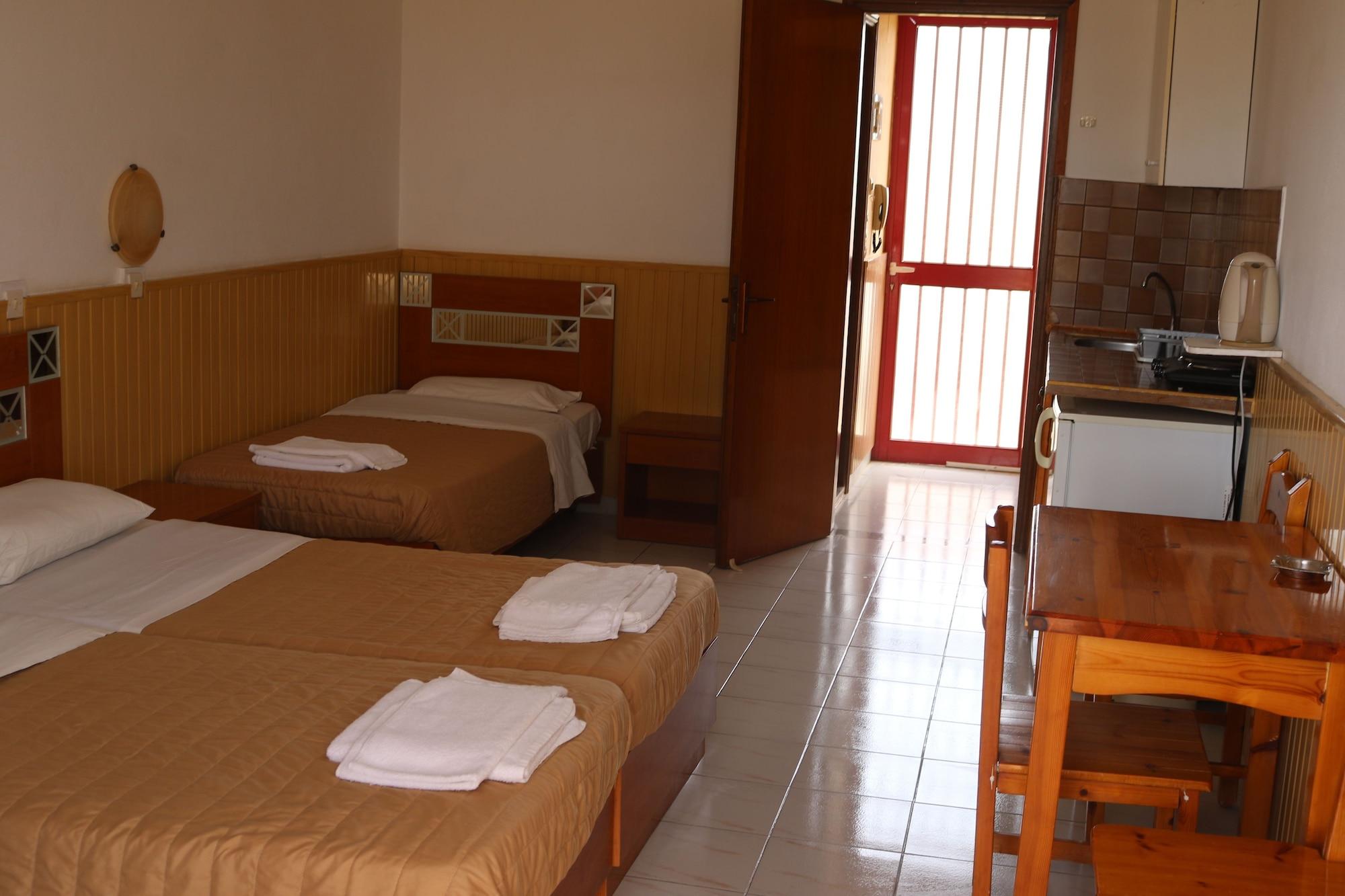 Golden Sun Aparthotel Tigkaki  Exterior photo